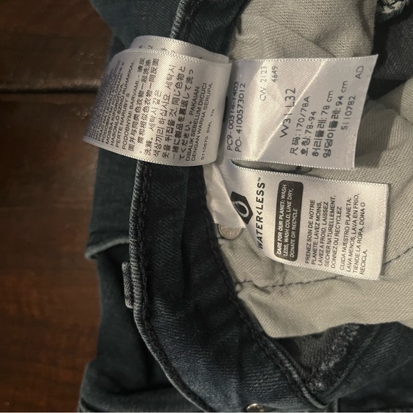 Levi Jeans-30X32 - Picture 5 of 5